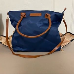 Sarah Wells “Abby” pump bag in Navy